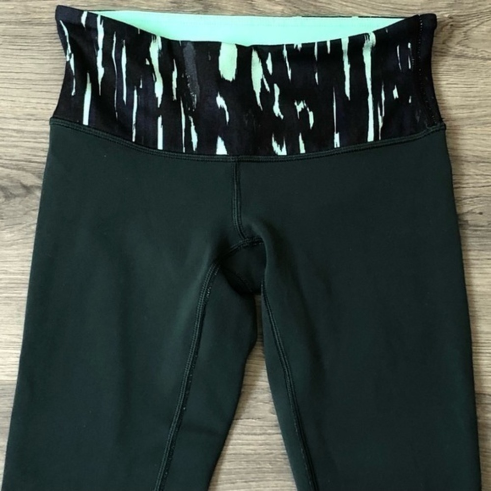 Lululemon Reversible Green Skinny Yoga Leggings – Size 2